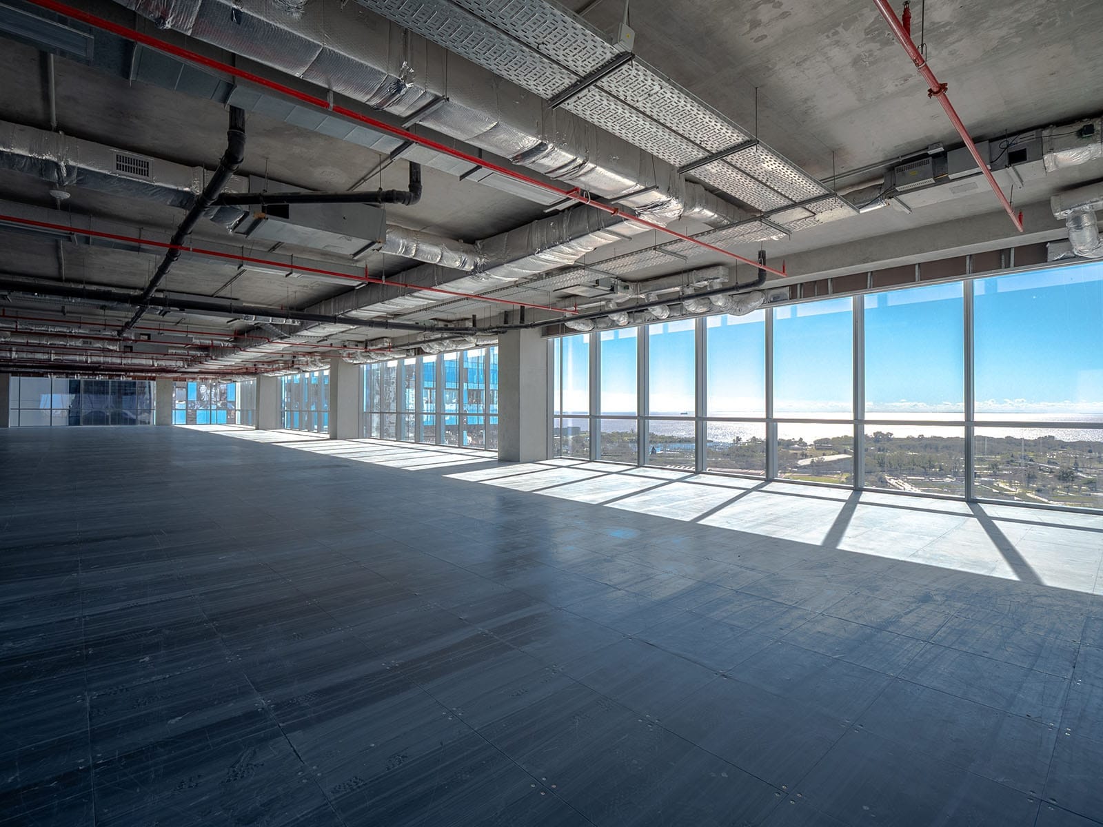 Planta de oficinas con vista panorámica